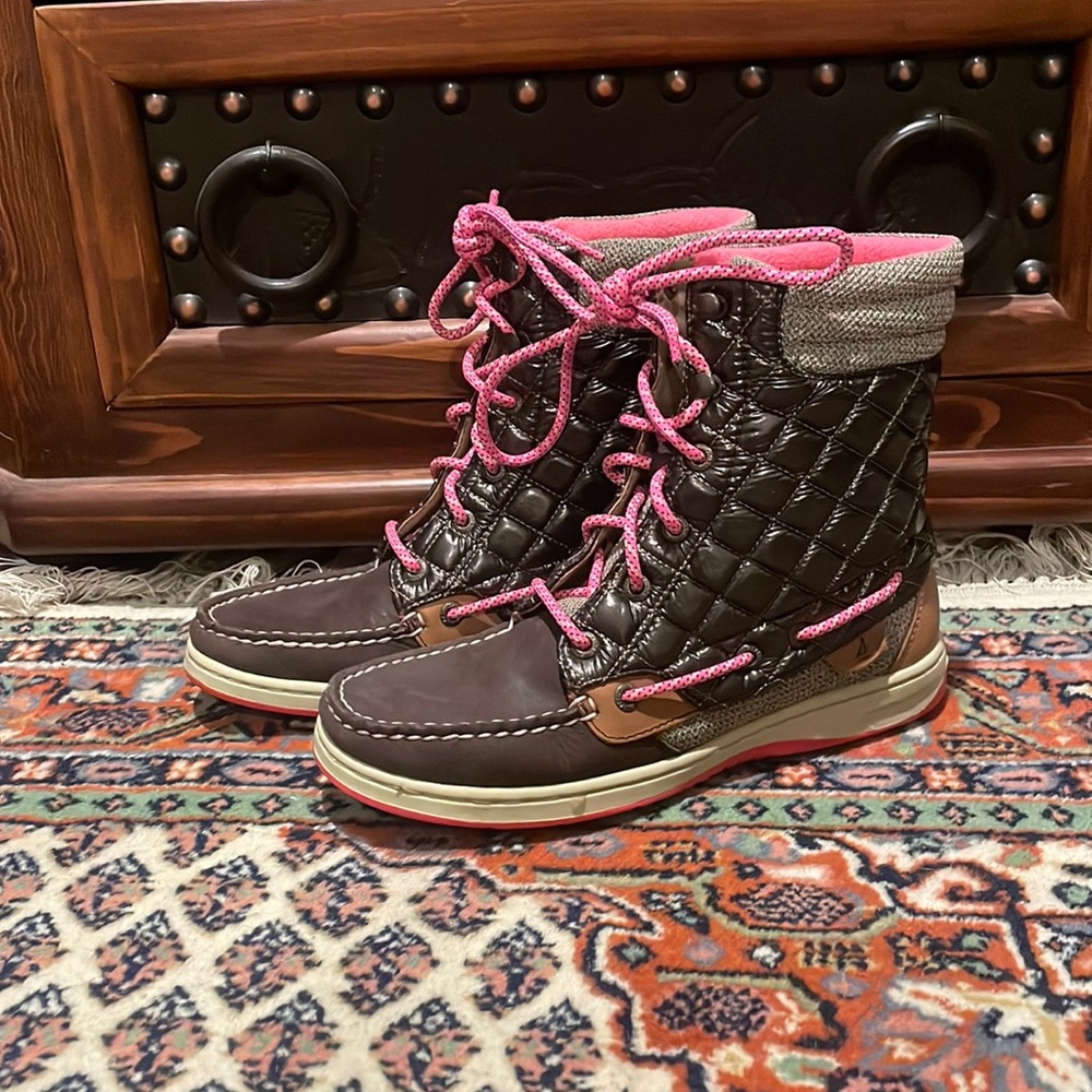 Sperry lace up boots size 7